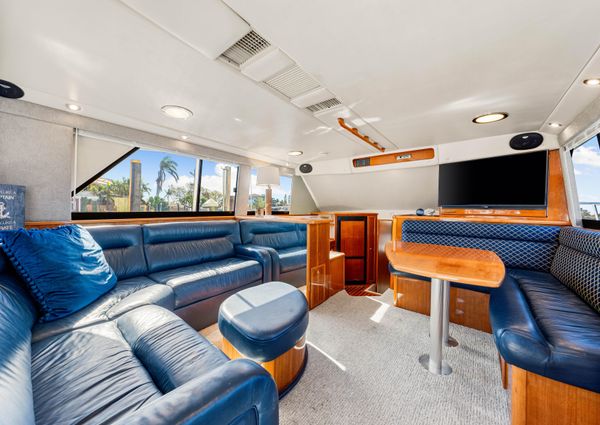 Riviera 43 Flybridge image