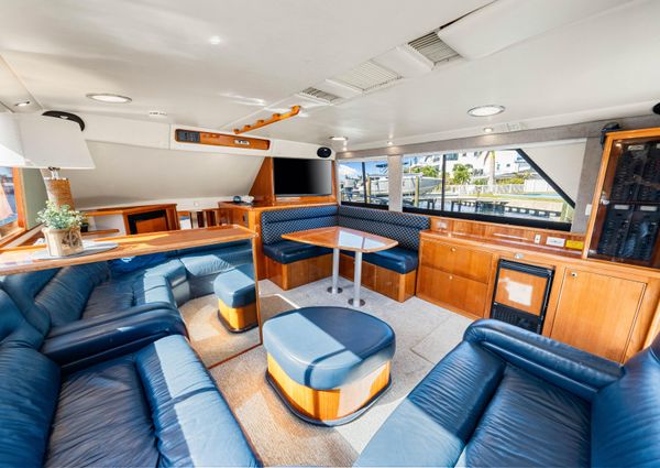 Riviera 43 Flybridge image