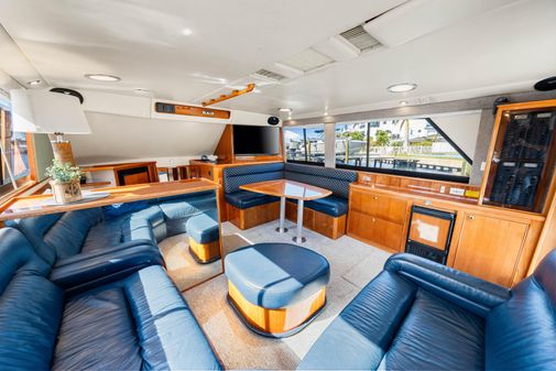 Riviera 43 Flybridge image