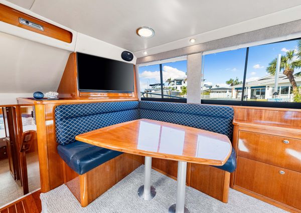 Riviera 43 Flybridge image