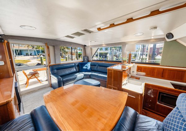 Riviera 43 Flybridge image