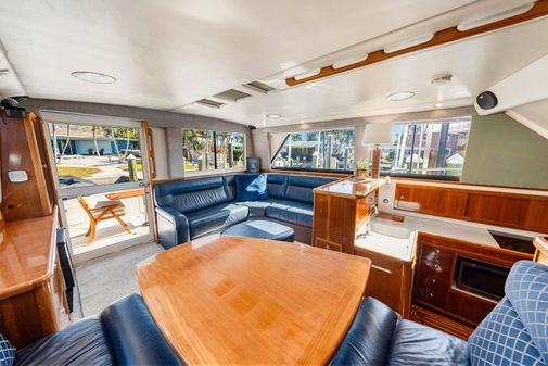 Riviera 43 Flybridge image