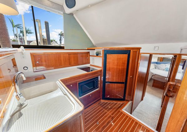 Riviera 43 Flybridge image