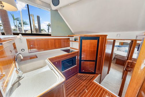 Riviera 43 Flybridge image