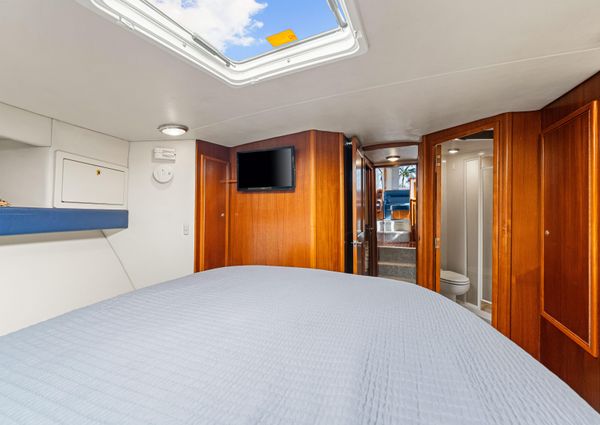 Riviera 43 Flybridge image