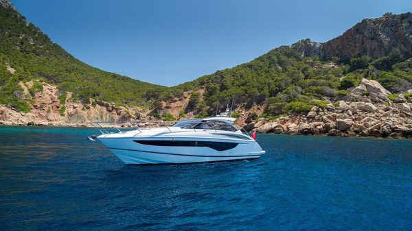 Princess Yachts V40 