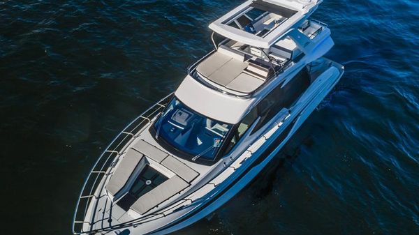 Galeon 500 Fly