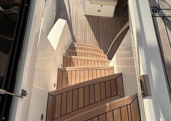 Sunseeker 75 Yacht image