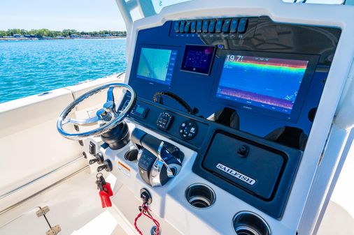 Sailfish 272 Center Console image