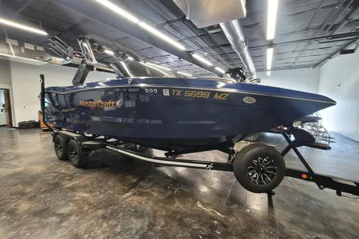 MasterCraft X24 