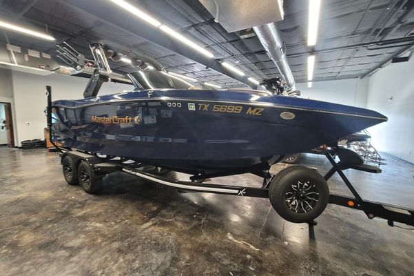 Mastercraft X24 - main image