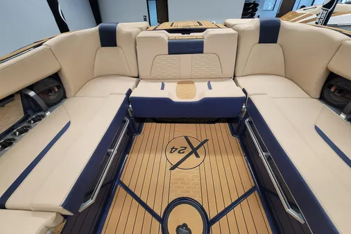 MasterCraft X24 image