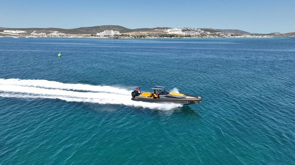 Yuka Yacht Shark 363