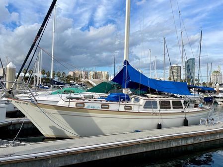 Islander Freeport 36 