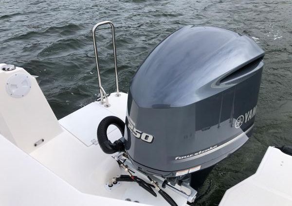 Ranger-tugs R-25-OUTBOARD image