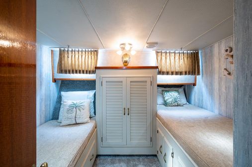 Tollycraft Pilothouse image