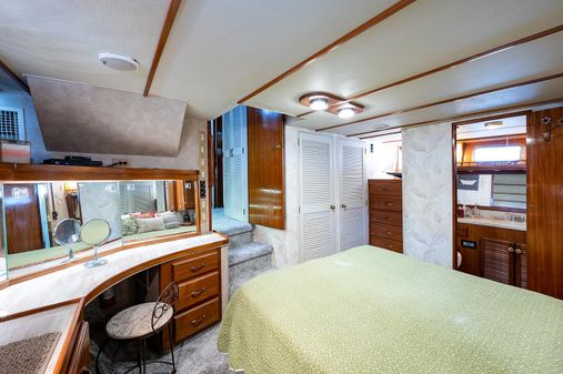 Tollycraft Pilothouse image