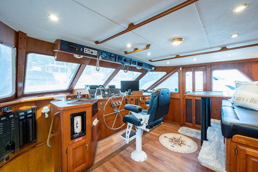 Tollycraft Pilothouse image