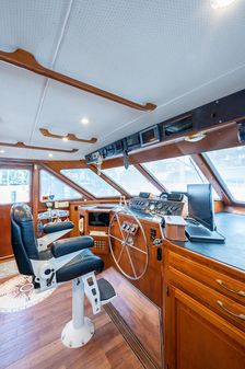 Tollycraft Pilothouse image