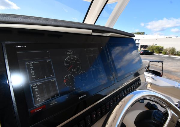 Pursuit S-368-SPORT image