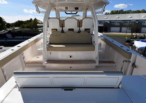 Pursuit S-368-SPORT image