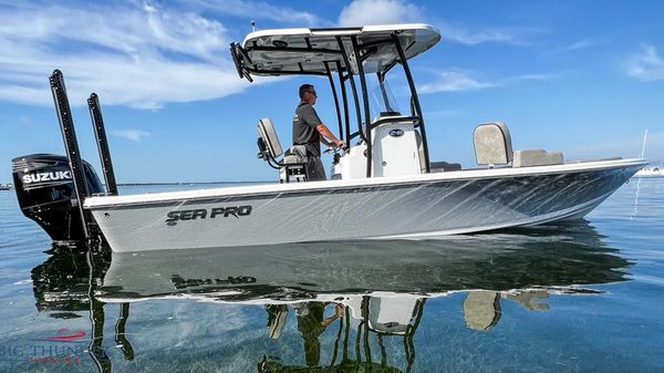 Sea Pro 248 DLX BAY