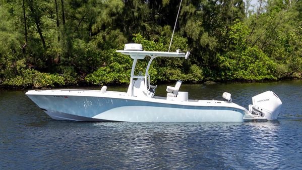 Yellowfin 26 Hybrid image