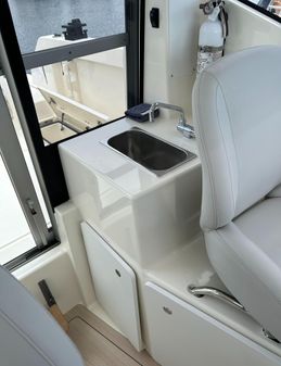 Trophy T23-PILOTHOUSE image