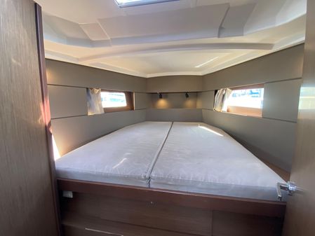 Beneteau Oceanis 38.1 image