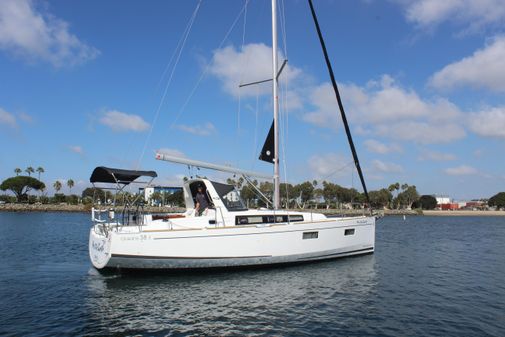 Beneteau Oceanis 38.1 image