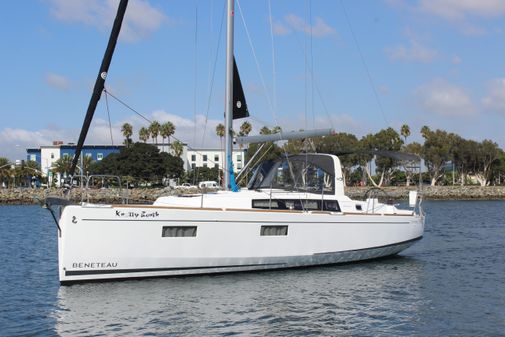 Beneteau Oceanis 38.1 image