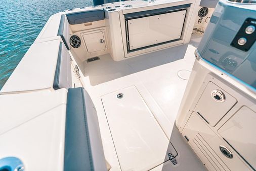 Cobia 285-OPEN-CENTER-CONSOLE image