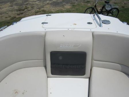 Boston-whaler 230-VANTAGE image