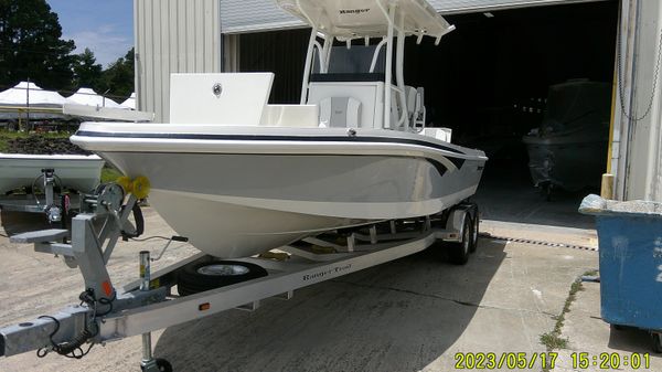 Ranger 2360 Bay 