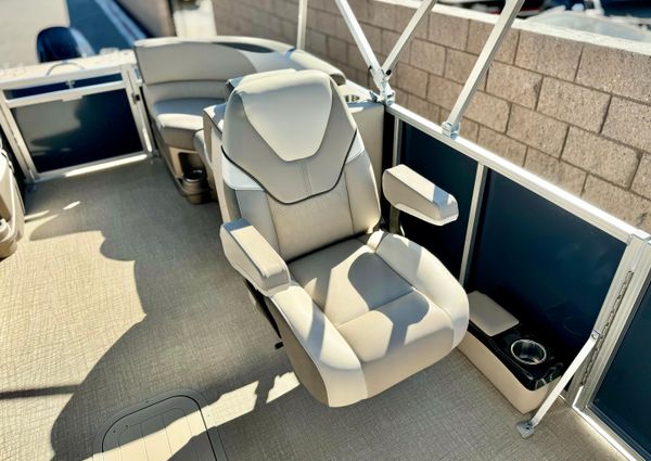 Tahoe-pontoon LTZ-QUAD-LOUNGER image