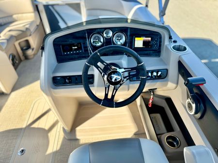 Tahoe-pontoon LTZ-QUAD-LOUNGER image