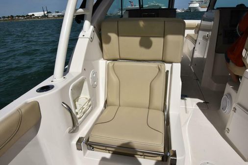 Pursuit 235 Dual Console image