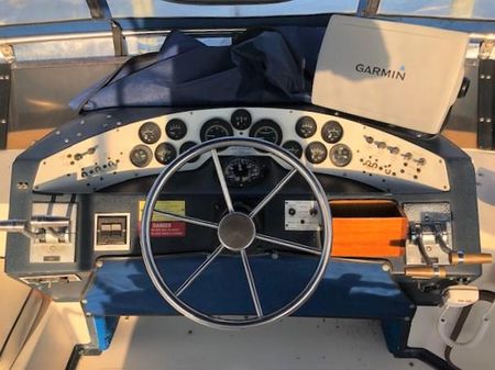 Sea Ray 340 Sedan Bridge image