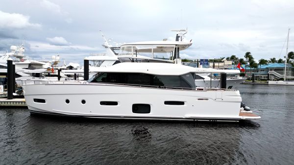Azimut Magellano 66