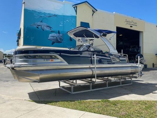 Avalon Excalibur - 27' - main image