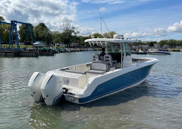 Boston Whaler 330 Outrage image