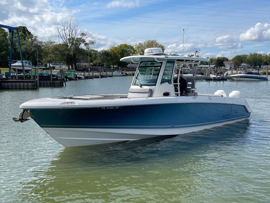 Boston Whaler 330 Outrage - main image