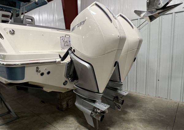 Boston Whaler 330 Outrage image