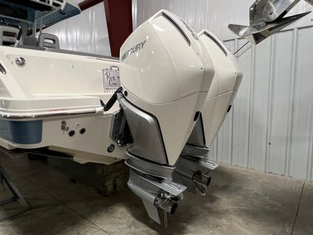 Boston Whaler 330 Outrage image