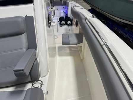 Boston Whaler 330 Outrage image