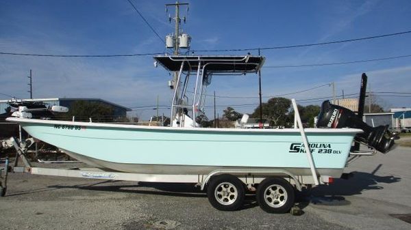 Carolina Skiff 238 DLV