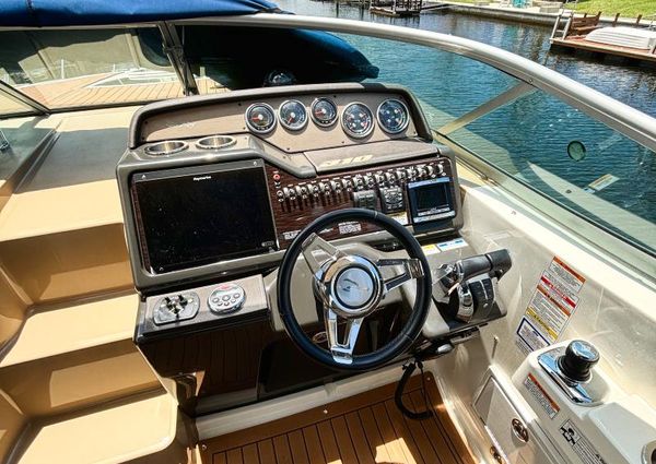 Sea Ray 310 image