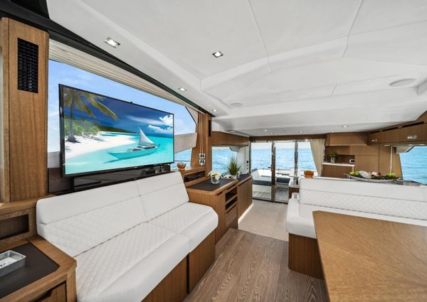 Galeon 560 Sky image