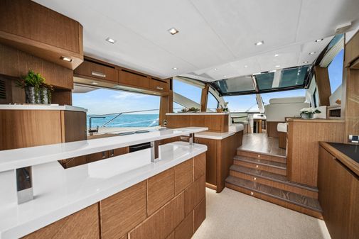 Galeon 560 Sky image