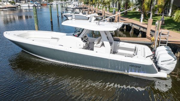 Intrepid 375 Nomad SE